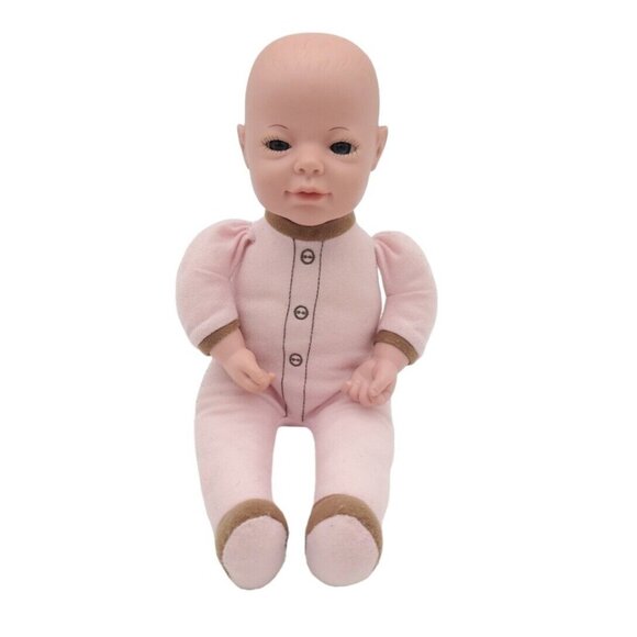 Kingstate THE‎ DOLL CRAFTER Baby Doll In Pink Footy Pajamas 13" Blue Eyes Soft - Picture 1 of 7